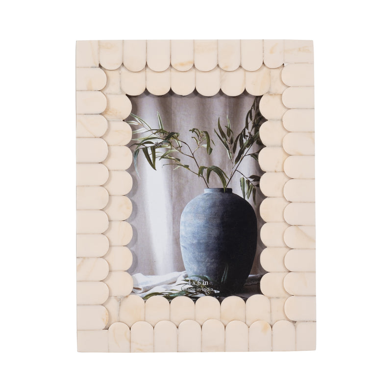 RESIN, 4X6 SCALLOPED PHOTO FRAME, IVORY