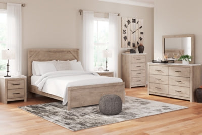 Senniberg- Queen Panel Bed