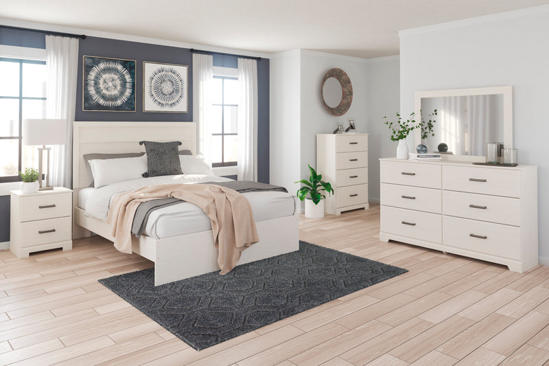 Stelsie Queen Panel Bed