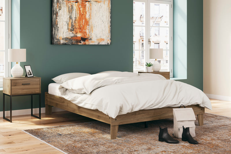 Deanlow Queen Platform Panel Bed