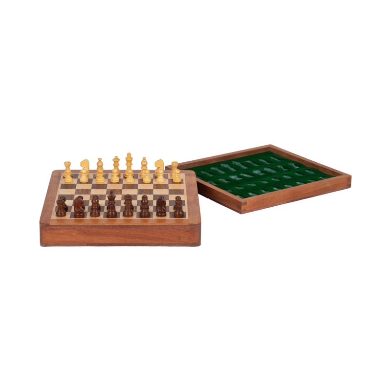 10 Acacia Wood Magnetic Chess Set, Natural