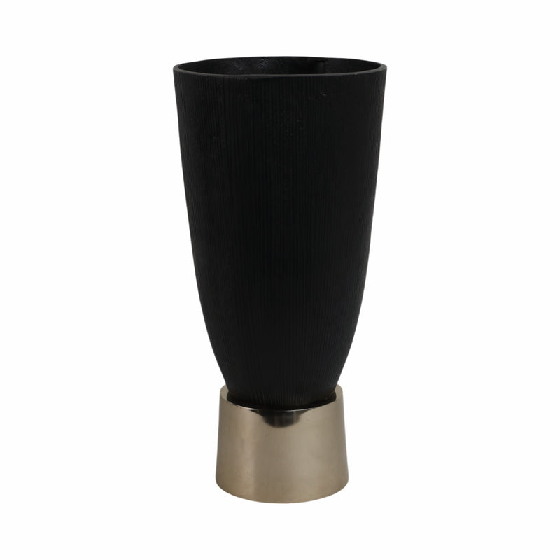 16 Wallmar Small Black And Gold Vase