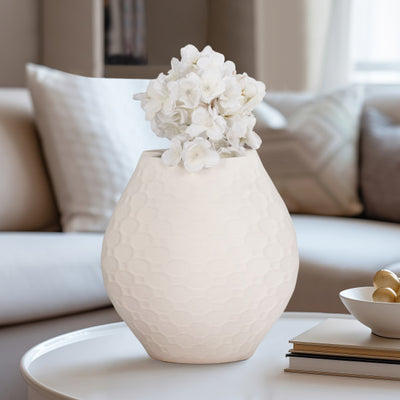 11 ELPHANTINE 3D PRINTED VASE, IVORY/BEIGE