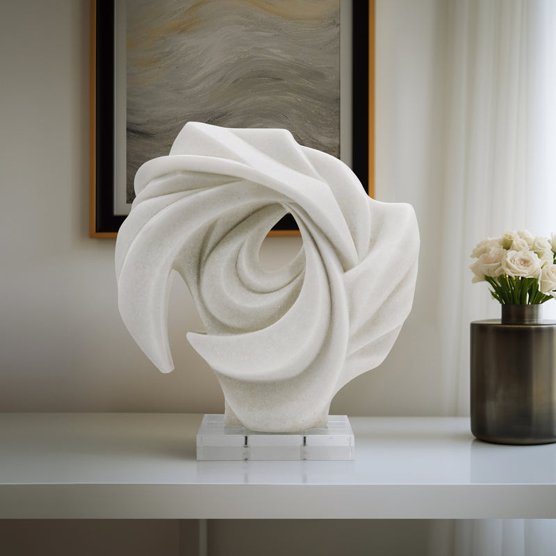 15 LAILA STATUARY, WHITE