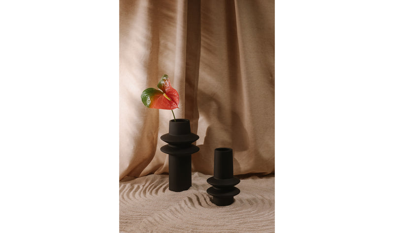 Illustrator Vase Small Black